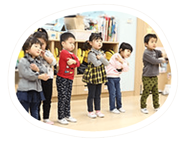 16：15～帰りの挨拶（手遊びや季節のお歌）